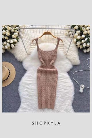PREORDER - NELLY KNIT DRESS 