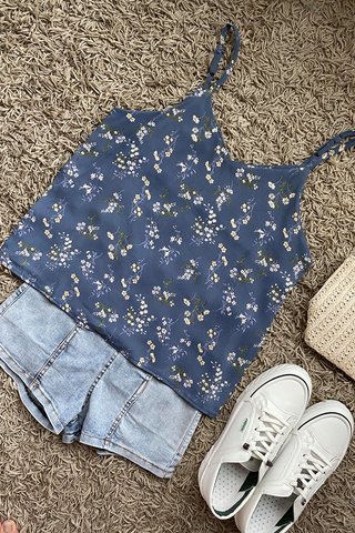 SG IN STOCK - JACEY FLORAL TOP IN BLUE