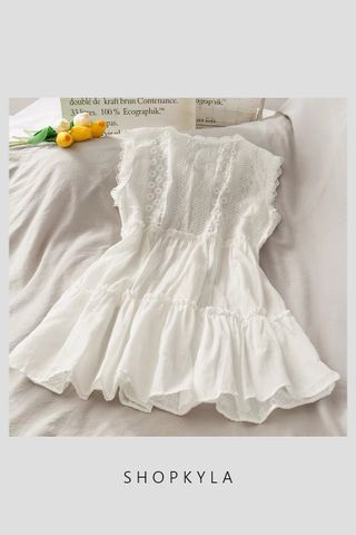 PREORDER - SKYLER EMBROIDERY BABYDOLL TOP IN WHITE