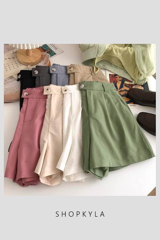 PREORDER - AIMI STRETCHABLE WAIST SHORT PANTS (1 SIZE)