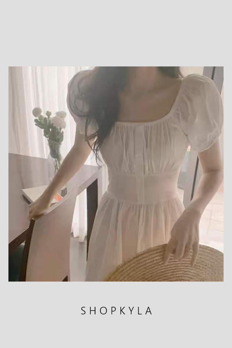 ILINA WHITE SWEATER